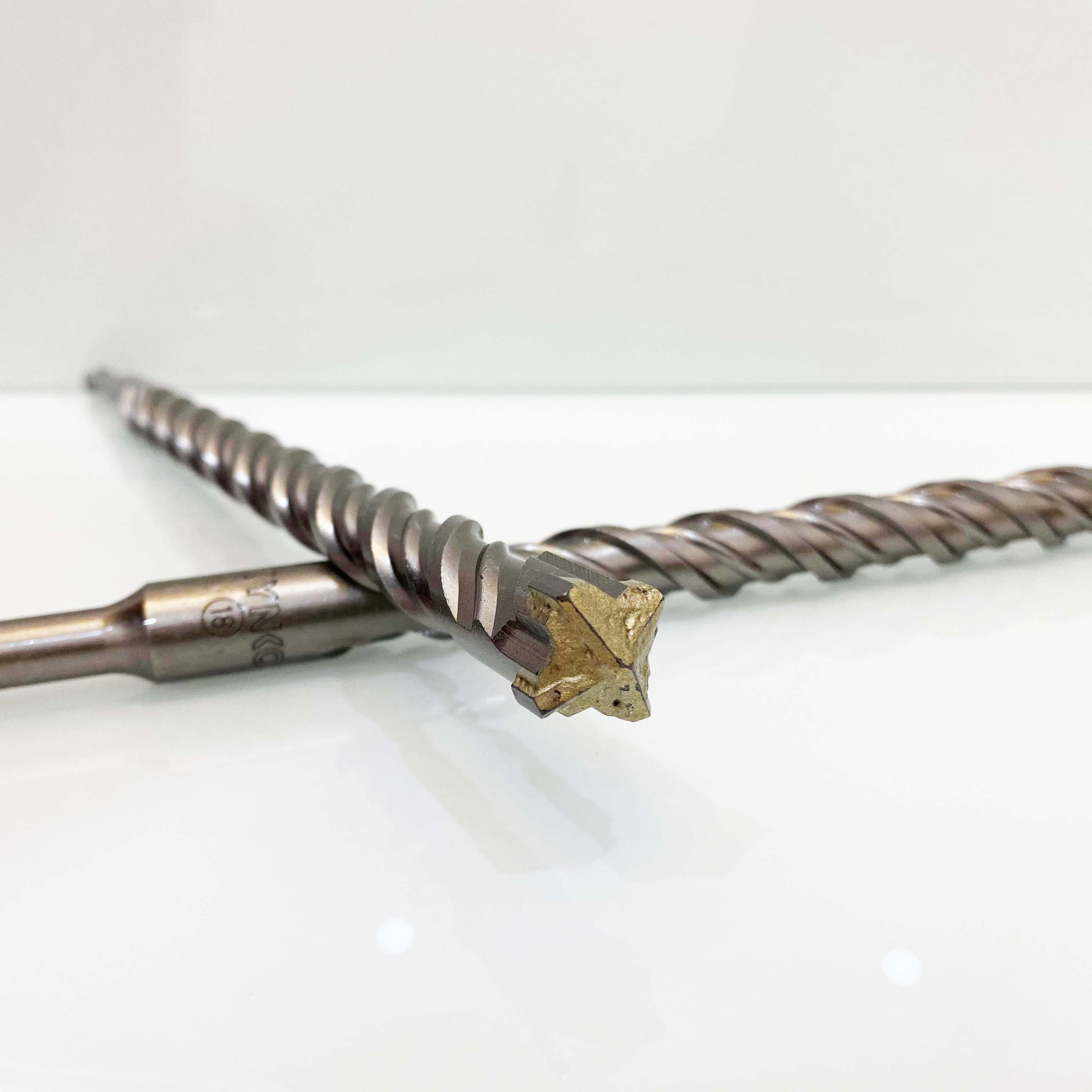 MŨI KHOAN BÊ TÔNG SDS ĐƯỜNG KÍNH PHI Ø18 DÀI 310MM XUYÊN TƯỜNG ĐẦU THẬP KYNKO MKBTXT-18310