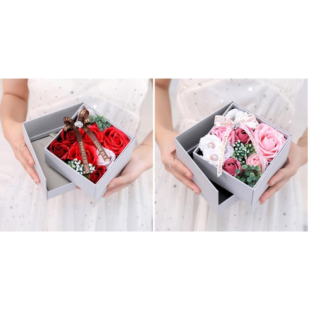 Quà tặng 8 tháng 3 quốc tế phụ nữ , hộp quà hoa hồng sang trọng tặng kèm son