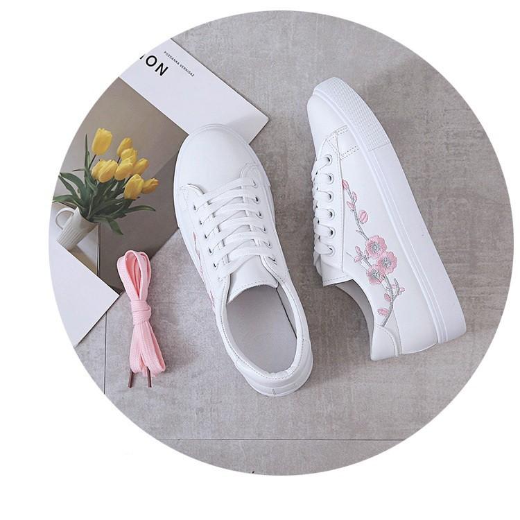 Sneaker Nữ Soras ️️ Giày thể thao Nữ Thêu Hoa Đào dáng thể thao cực Sang Chảnh, Dễ Phối Đồ Soras SYF9528