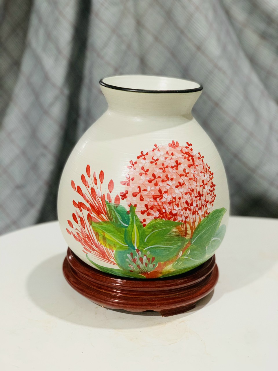 Bình vẽ tay gốm sứ truyền thống  H21.