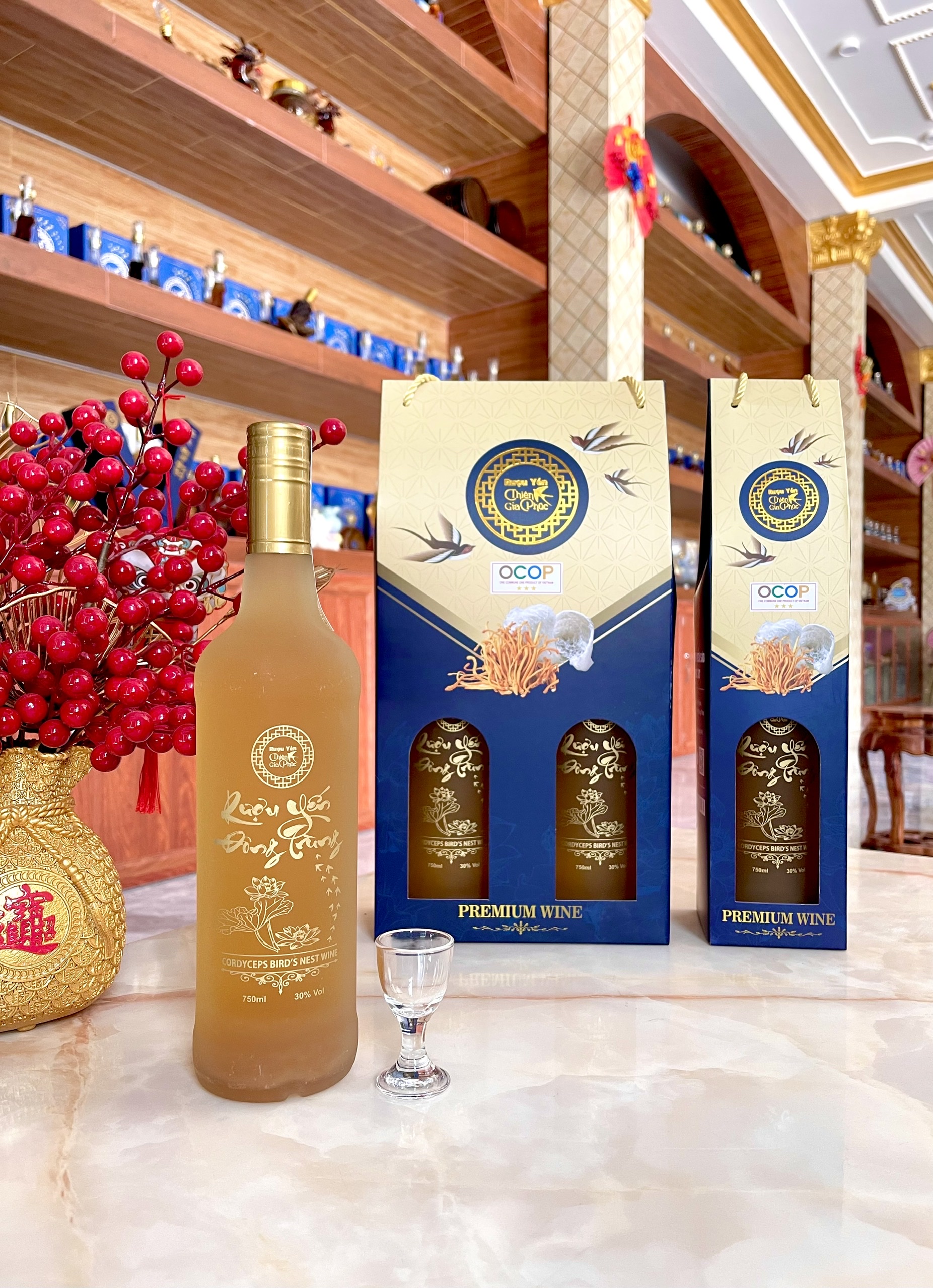 Rượu yến đông trùng Thiên Gia Phúc chai 750ml