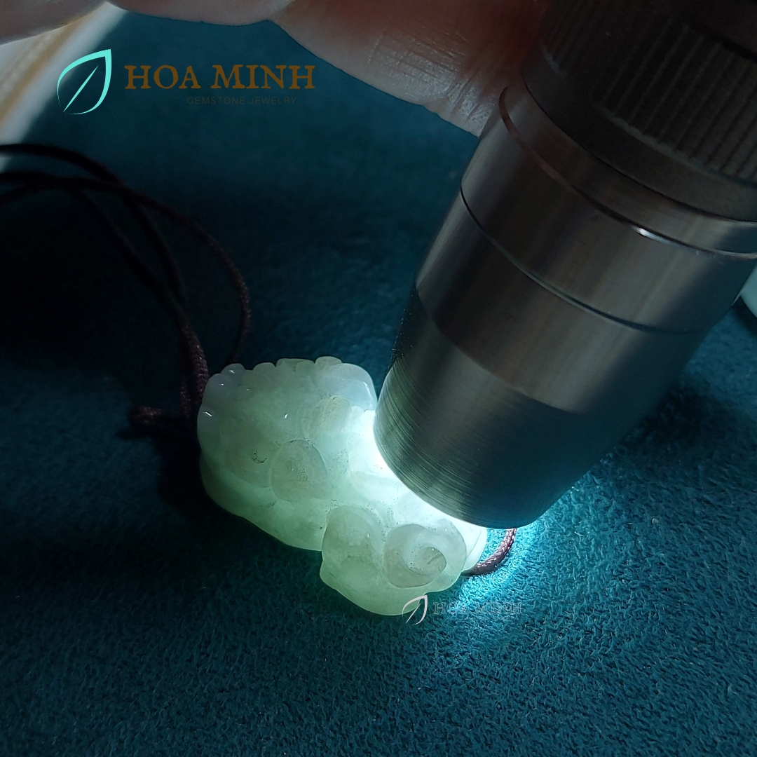 Mặt dây chuyền đá Cẩm Thạch chạm khắc cụ Tỳ Hưu thiên lộc may mắn