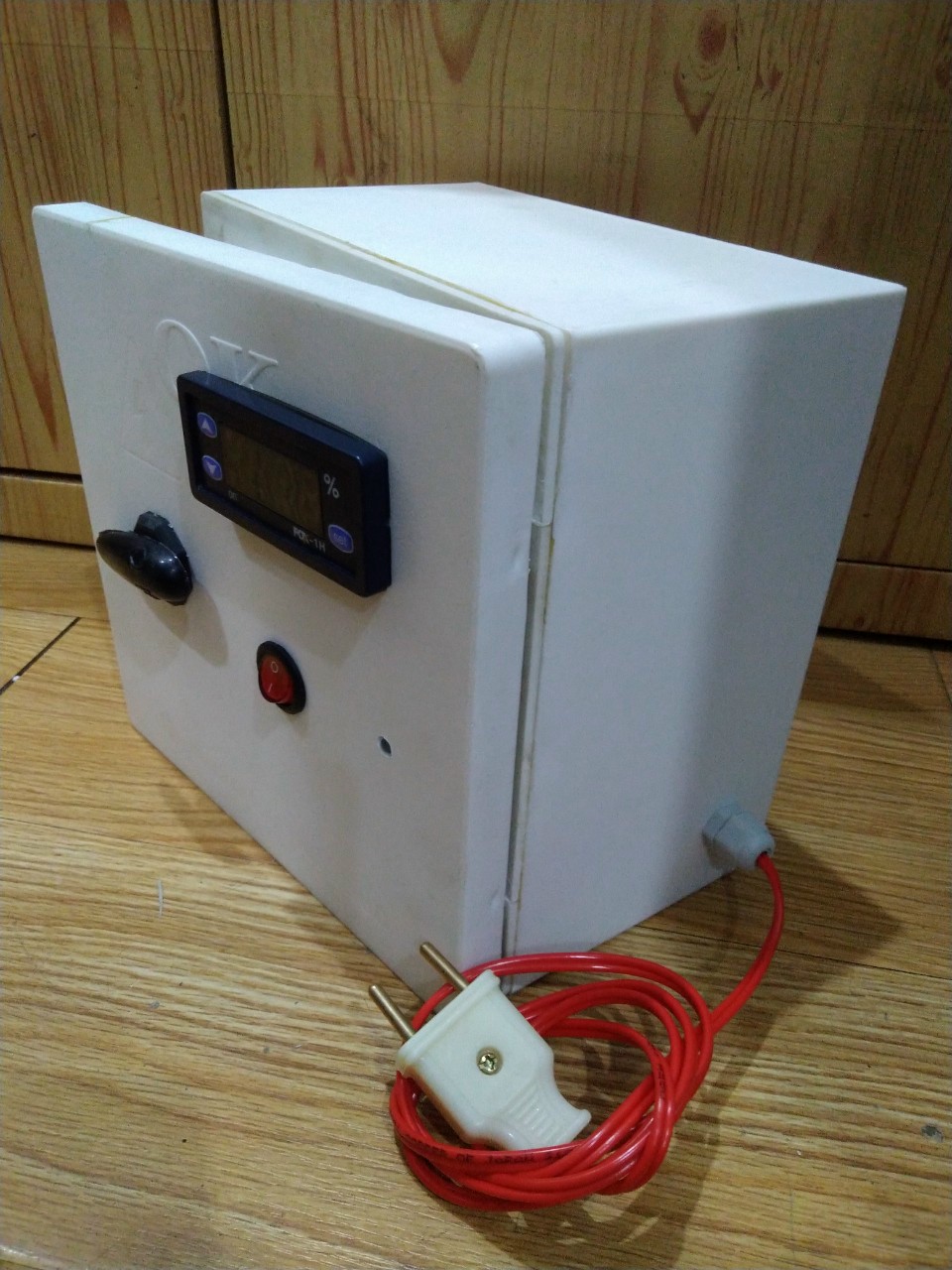 Tủ cảm biến đo độ ẩm cho nhà yến