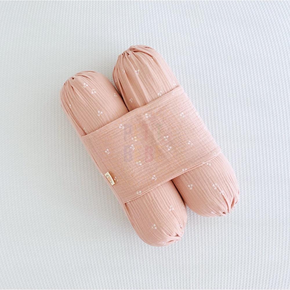 Gối chặn cho bé sơ sinh PETIT BEBE muslin thoáng khí họa tiết cherry trẻ ngủ ngon