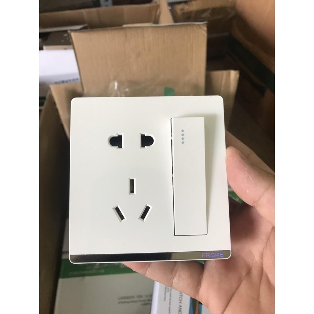 Ổ cắm công tắc trắng sữa cao cấp