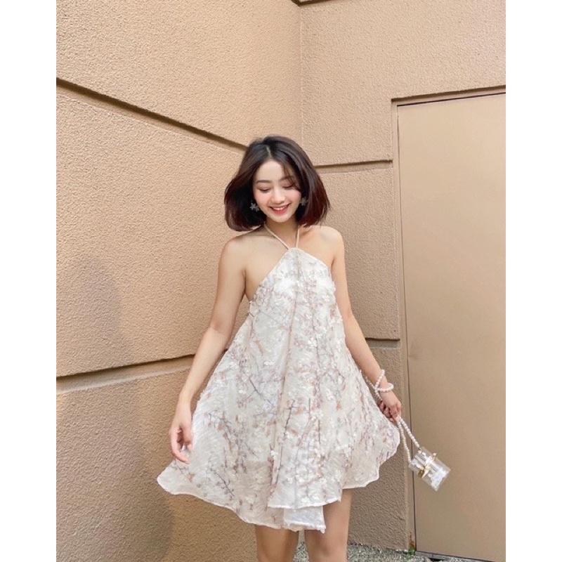 Đầm cổ yếm hở lưng đính hoa đào nổi 3D cao cấp