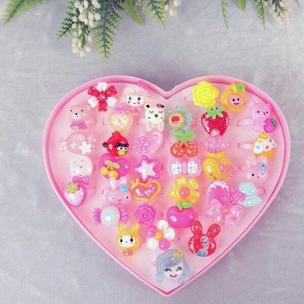 Hộp 36 Nhẫn Trái Tim Cho Bé Xinh Xắn H244