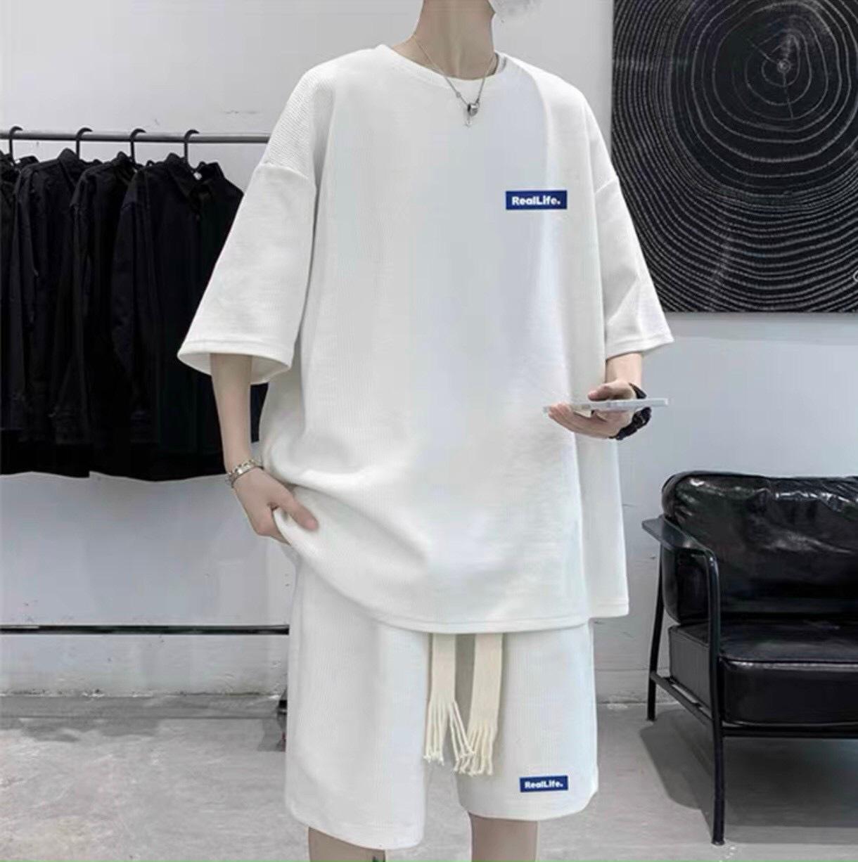 [HOT] Set Đồ Bộ Mùa Hè Nam Nữ Unisex Chất Thun Thoáng Mát Co Giãn Thấm Hút Mồ Hôi Phối Logo Thời Trang Phong Cách  Bao Ngầu HTM FASHION - Đen