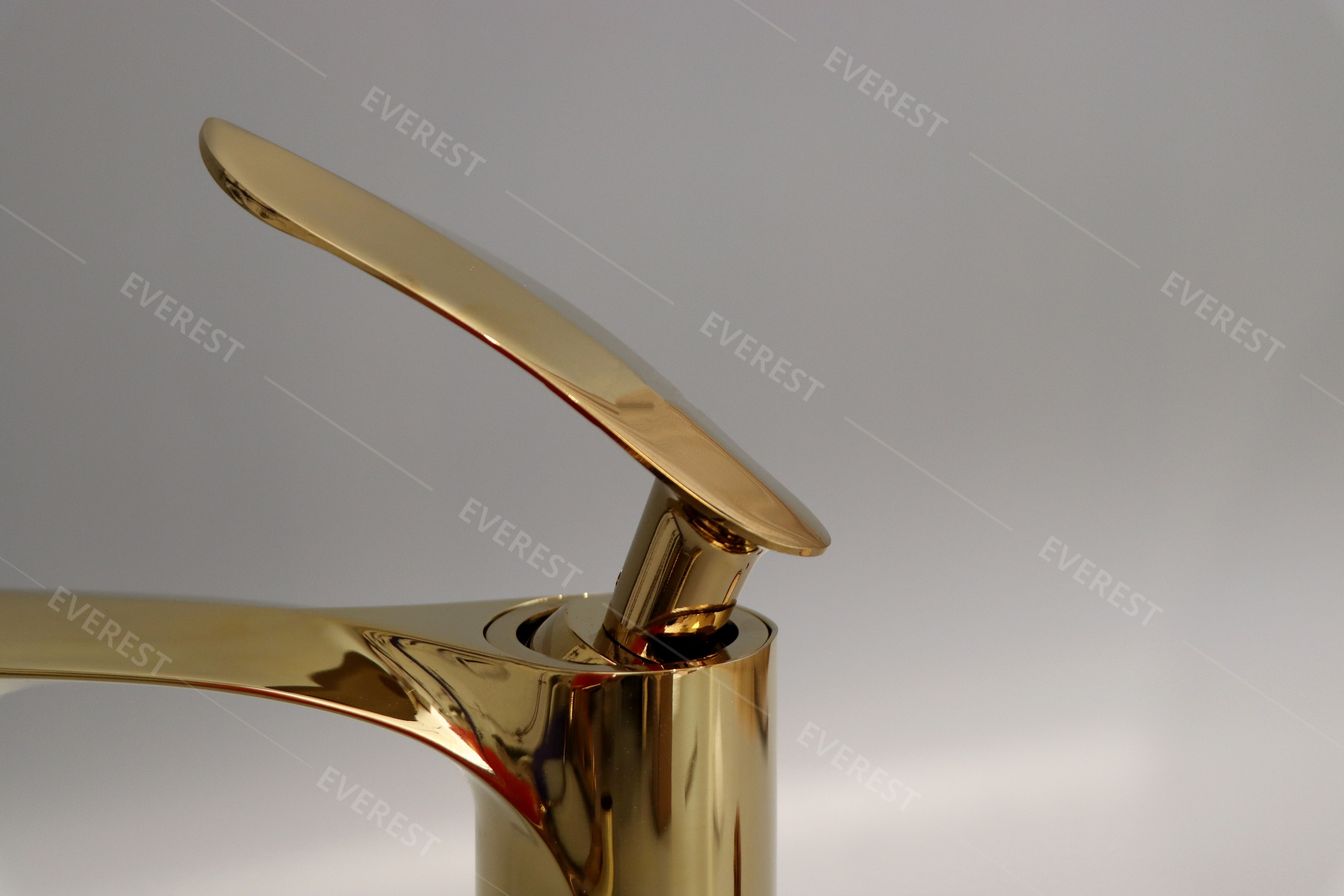 Vòi lavabo mạ vàng EV-MV30