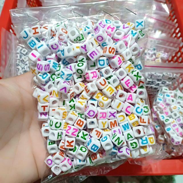 25gr/50gr hạt chữ màu nền trắng trang trí vòng