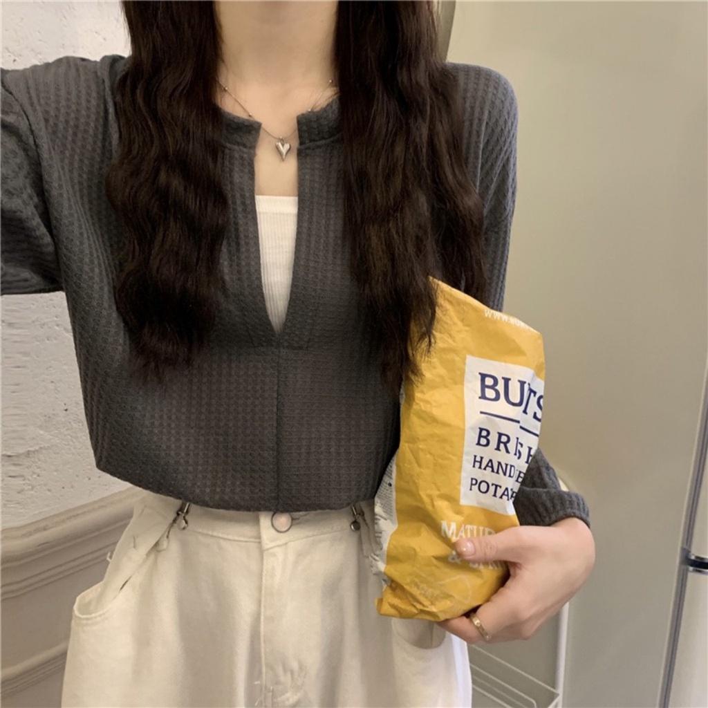 Bộ Áo Thun Hai Dây Kèm Áo Croptop Vải Tổ Ong Tay Bo Chun Dài Tay