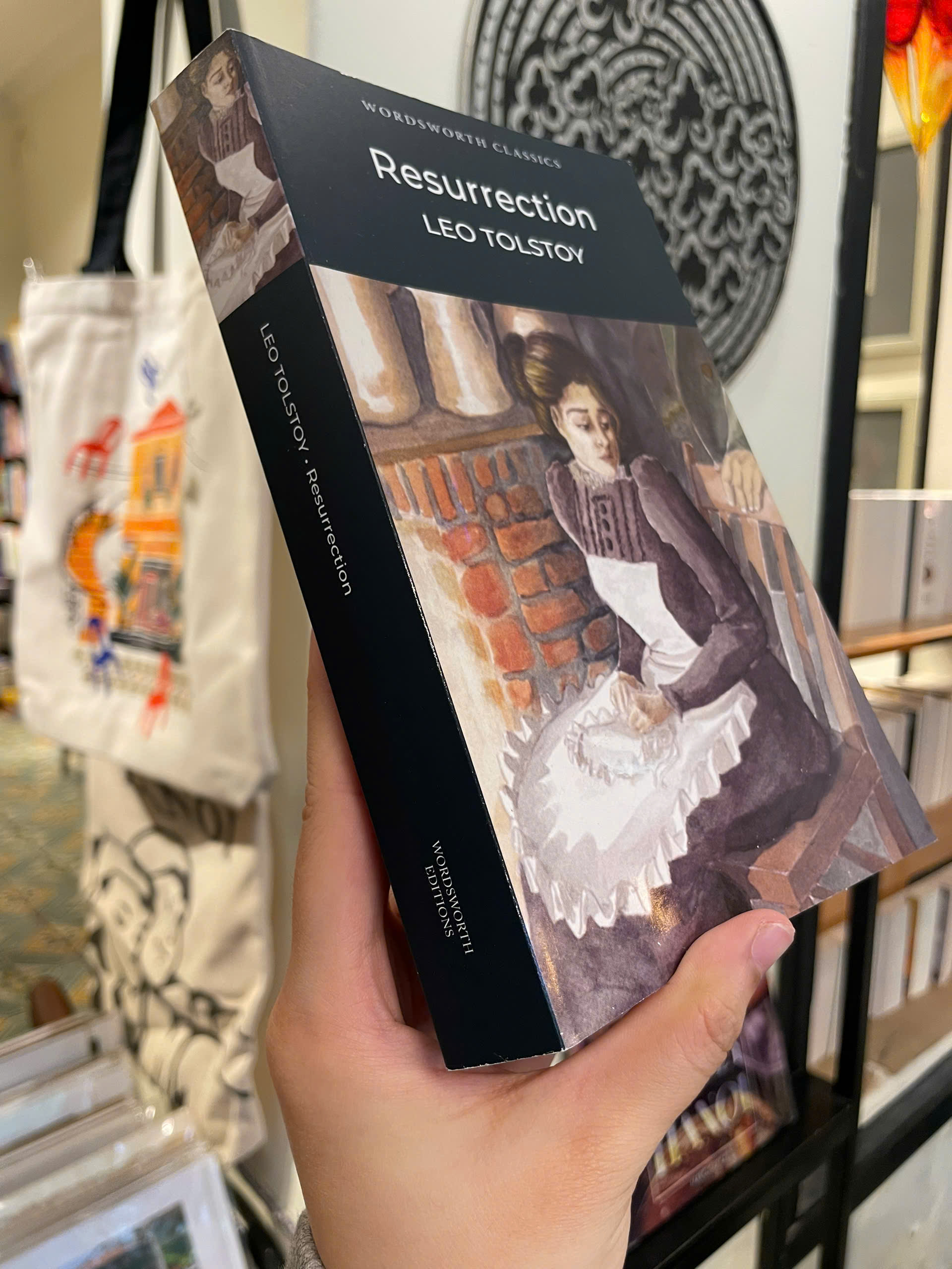 Sách - Resurrection by Leo Tolstoy | Classic Literature / Ngoại văn Kinh điển Nhập khẩu