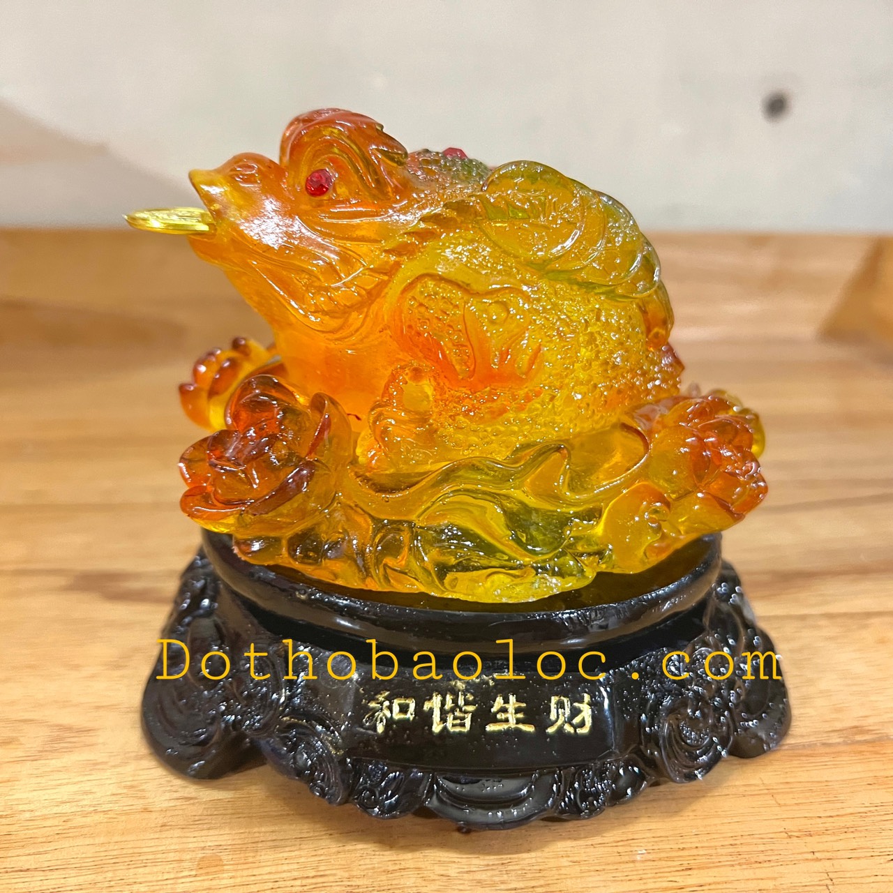 Cóc lá sen phong thủy, Thiềm Thừ để trên bàn thờ Thần Tài chiêu tài hút lộc – Cỡ nhỏ cao 12cm