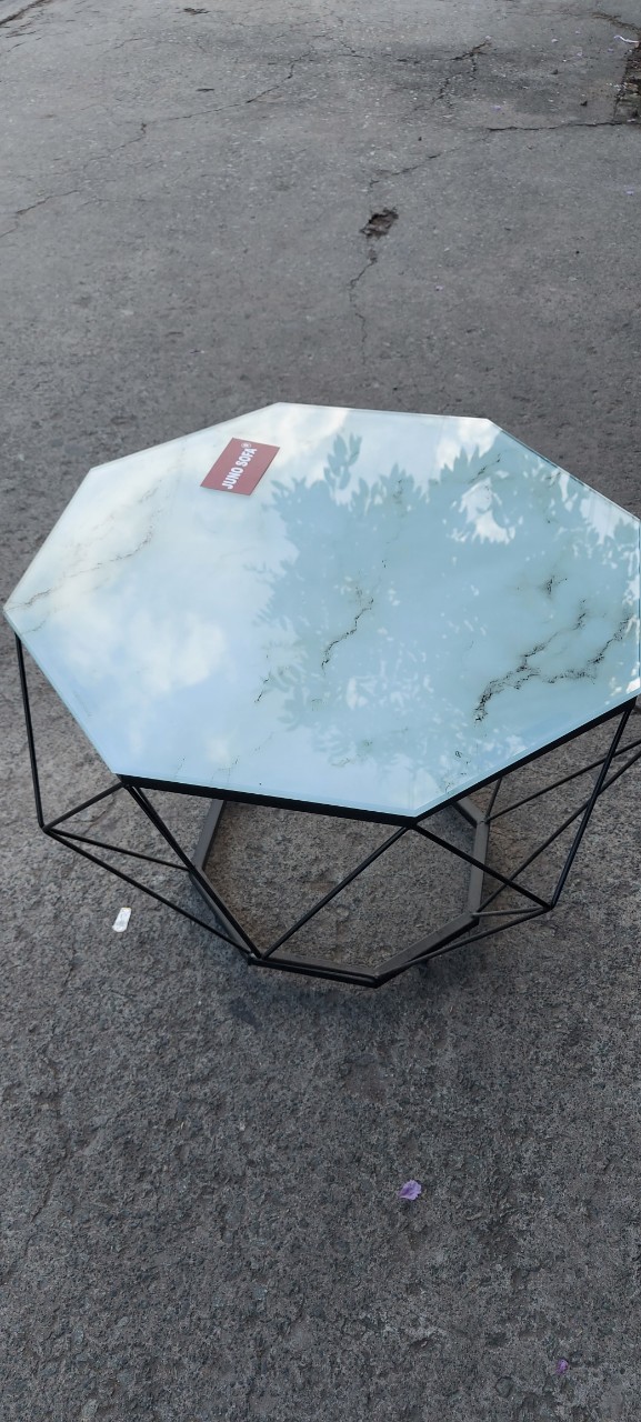 Bàn trà kim cương mặt kính Juno Sofa