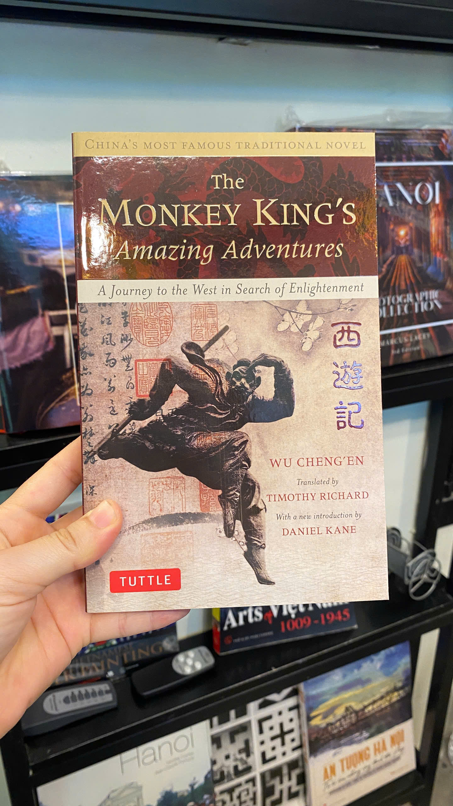 Sách - The Monkey King's Amazing Adventures: A Journey to the West | Tây Du Ký bản Tiếng Anh
