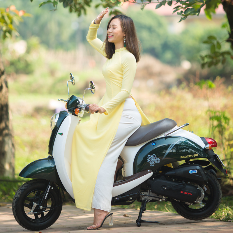 Xe ga 50cc Scoopy màu xanh bộ đội