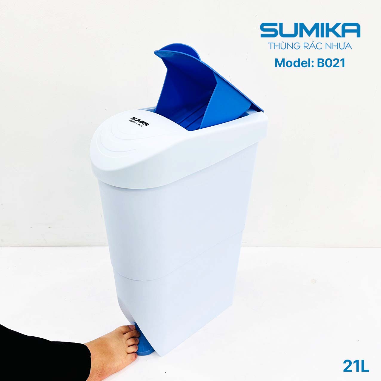 Thùng rác nhựa Toilet SUMIKA B021, dung tích 21L, thùng màu trắng, nắp xanh