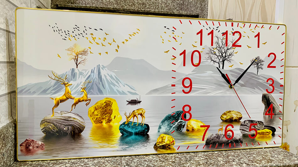 TRANH ĐỒNG HỒ - TRANH TREO PHÒNG KHÁCH -TRANH ĐỒNG HỒ TRÁNG GƯƠNG HƯƠU VÀNG BÊN ĐÁ CUỘI(TẶNG KÈM ĐINH 3 CHÂN))