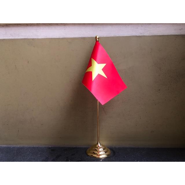 Cờ để bàn Việt Nam đế inox vàng