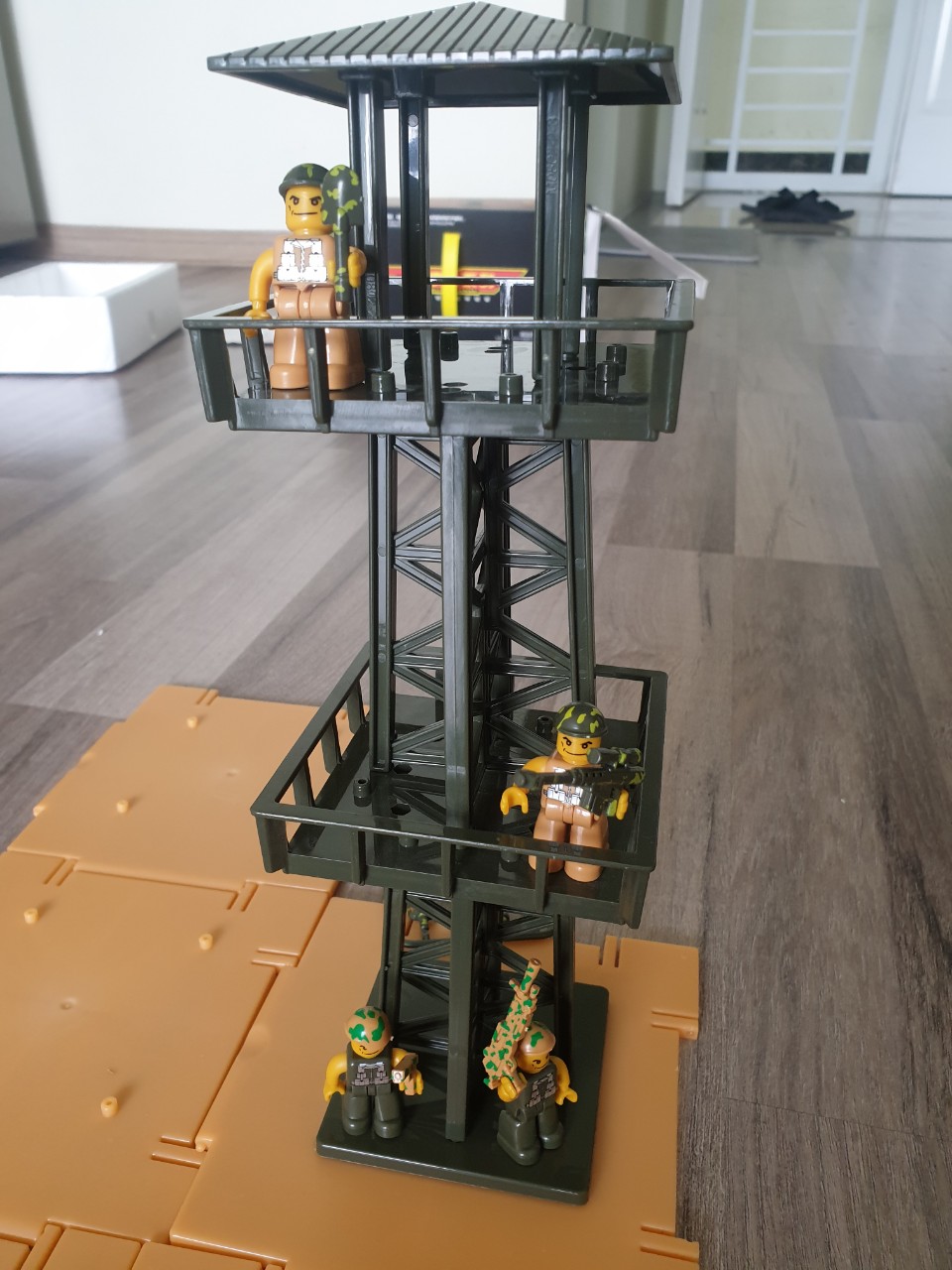 Bộ đồ chơi mô hình xe quân sự DLX gồm nhiều chi tiết, nhựa ABS an toàn, chi tiết sắc sảo