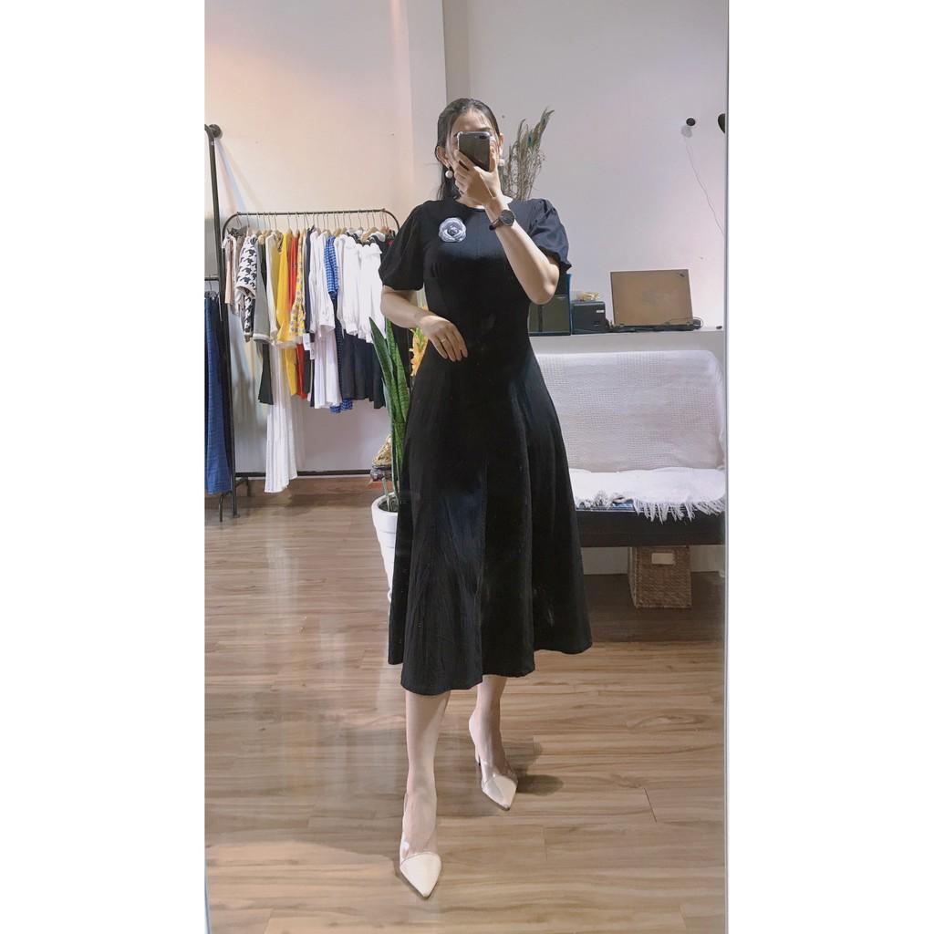 Đầm đen tay phồng