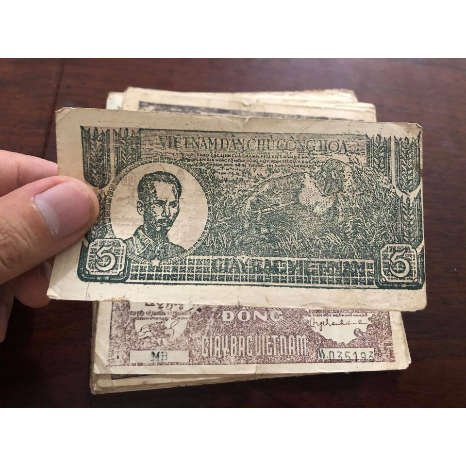 Tiền Việt Nam xưa 5 đồng giấy rơm cụ hồ, kèm bao nilong bảo quản