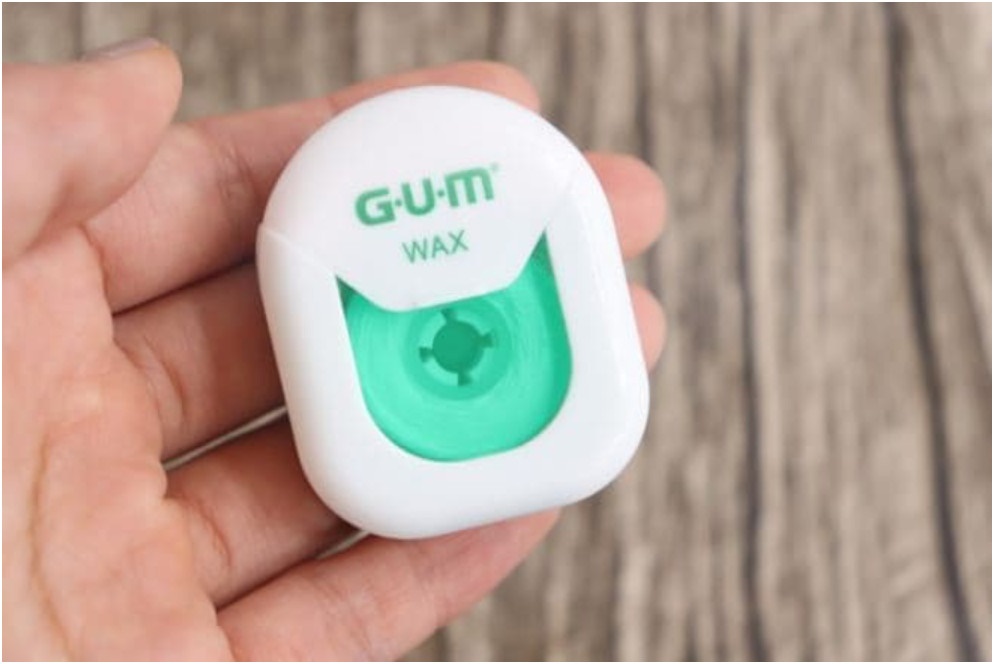 Chỉ nha khoa Sunstar Gum 40m, chế tác từ bọt biển kết hợp với Floss Nylon mềm mại và bền dai, an toàn khi sử dụng - nội địa Nhật Bản