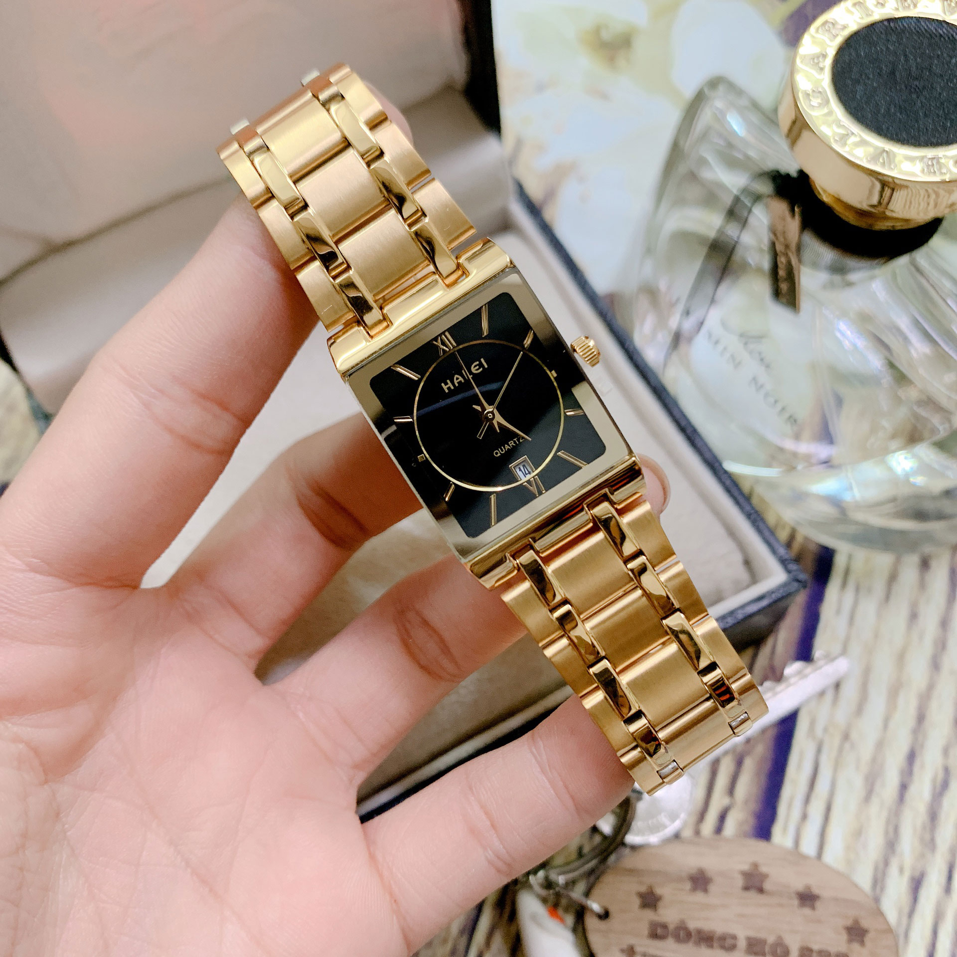 Đồng Hồ Nữ Halei HL564 Dây vàng mặt vuông