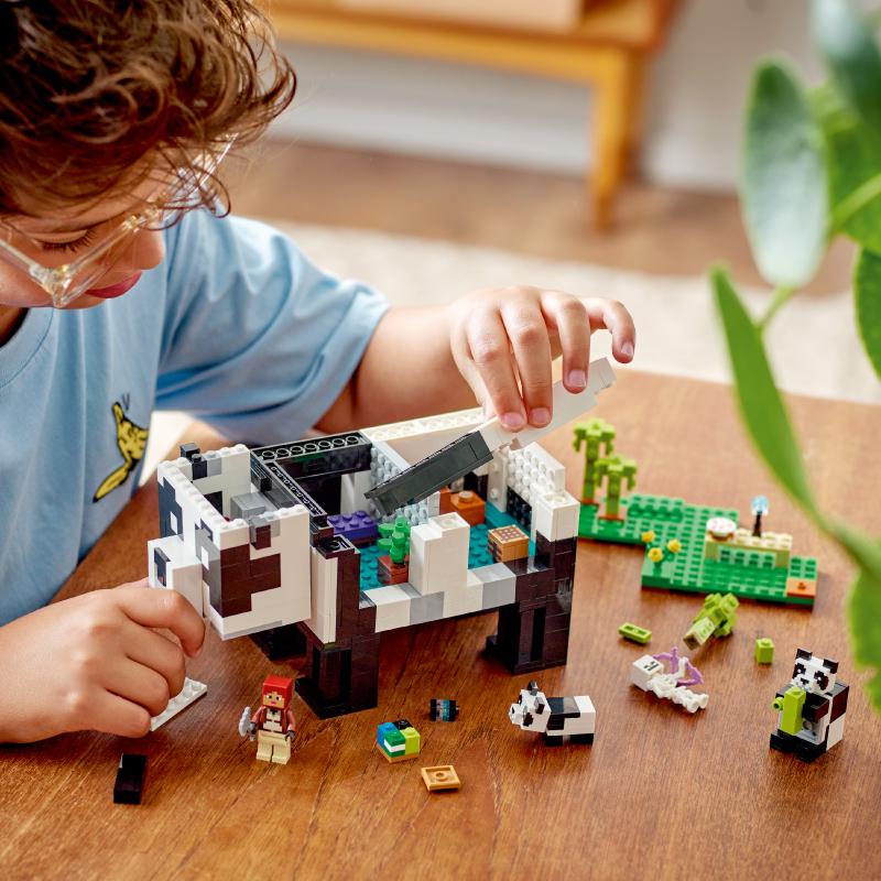 Đồ Chơi Lắp Ráp LEGO Minecraft Ngôi Nhà Gấu Trúc 21245 (553 chi tiết)