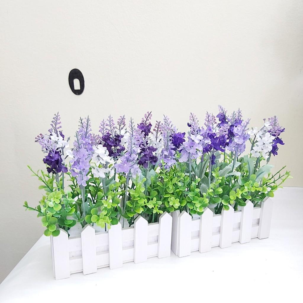 Giỏ hoa giả, hàng rào hoa lavender trang trí độc đáo