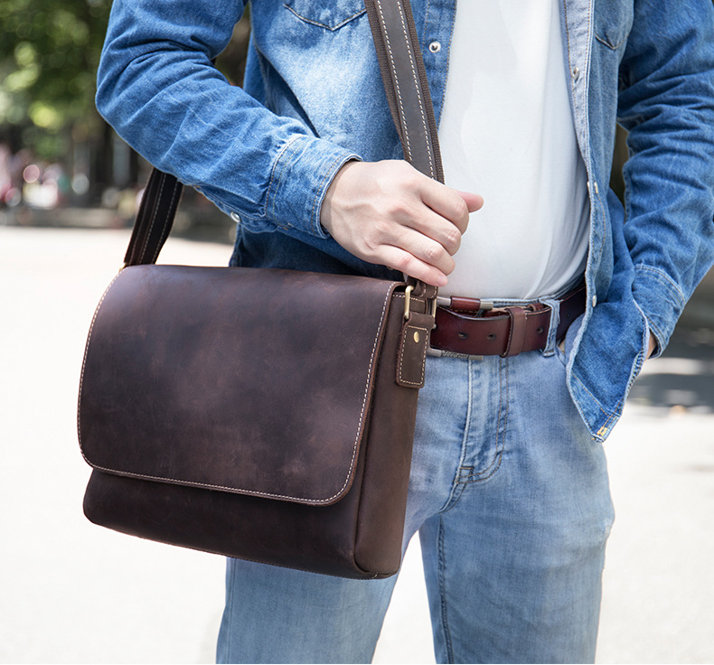 Túi đeo chéo nam DA BÒ  thật phong cách mới - DCN9458