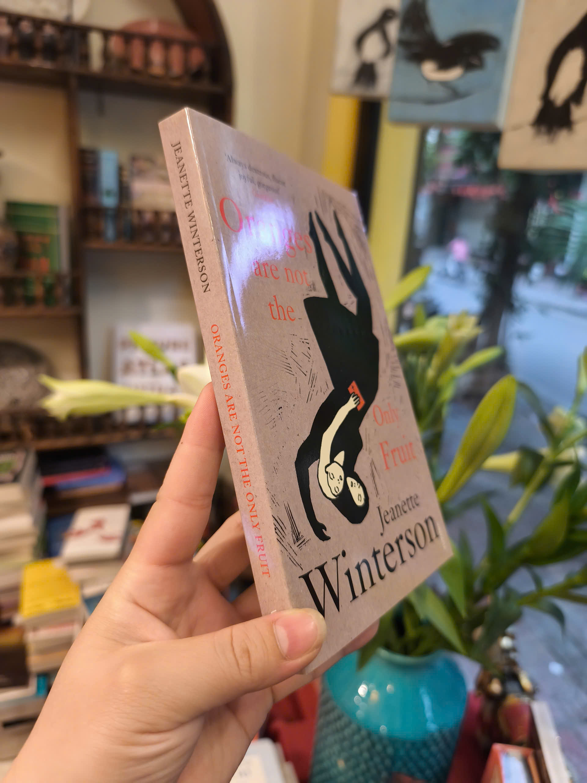 Sách - Oranges Are Not the Only Fruit by Jeanette Winterson | LGBTQ+ Fiction / Ngoại văn Nhập khẩu