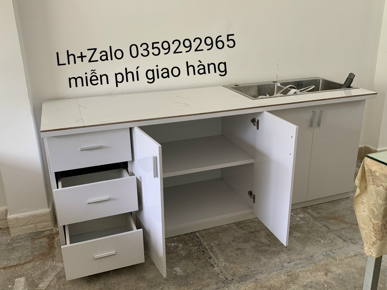 Tủ bếp mini nhựa đài Loan ốp mặt gạch sẵn bồn đôi