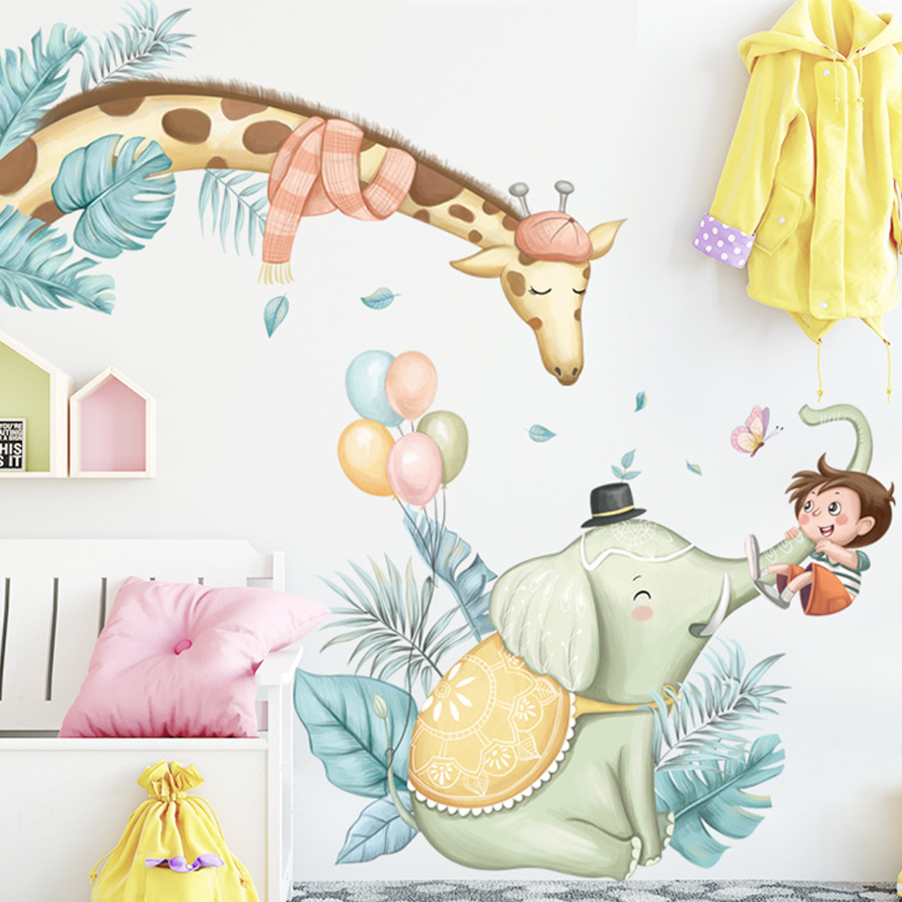 Decal dán tường trang trí phòng ngủ, lớp mầm non- Bé và bầy thú vui nhộn