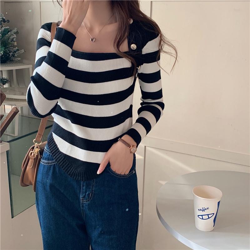MS456 Áo len nữ cổ tam giác đính khuy sang trọng