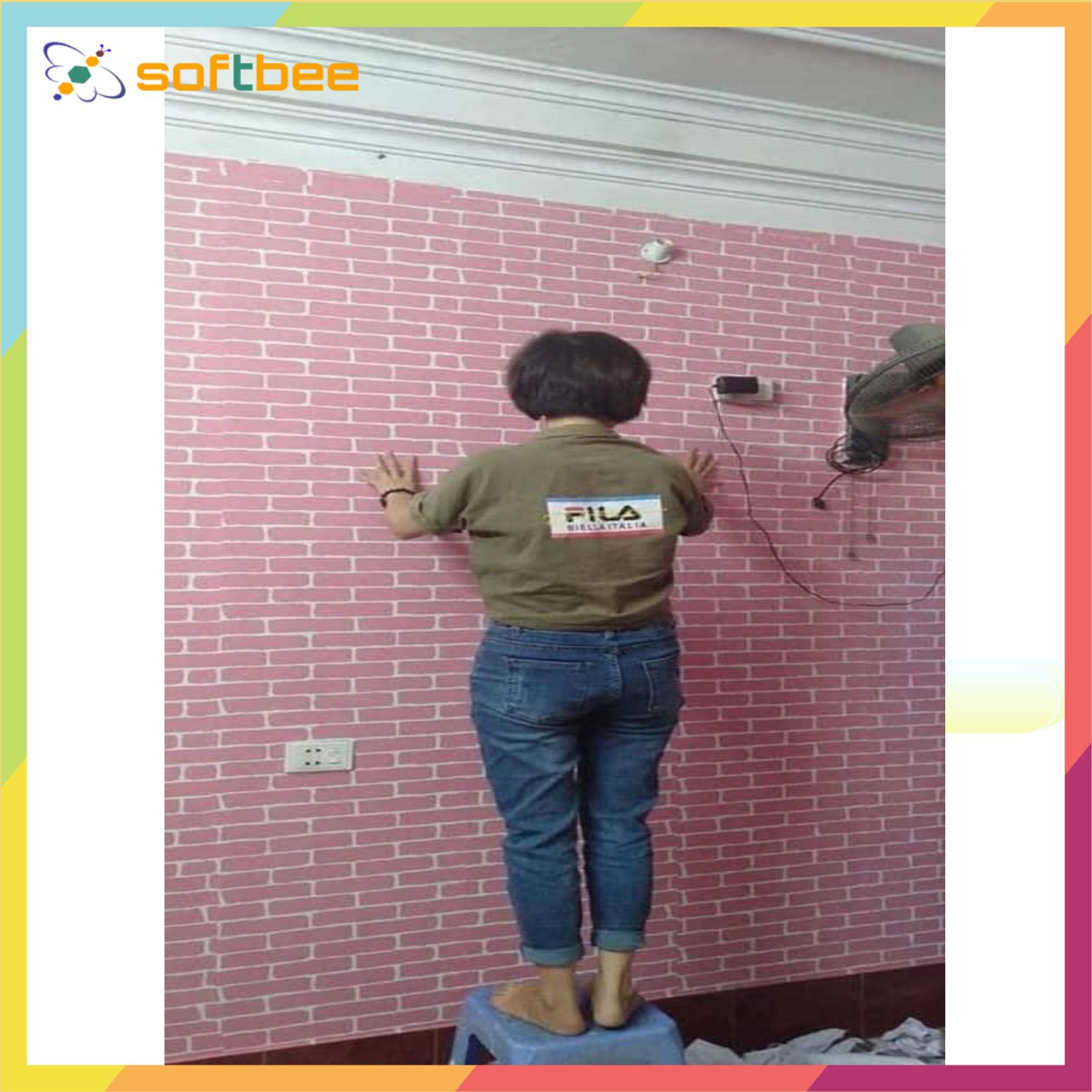 Decal dán tường có sẵn keo in hình gạch thẻ phông hồng, kích thước 0.45m x 10m / cuộn, có sẵn keo mặt sau