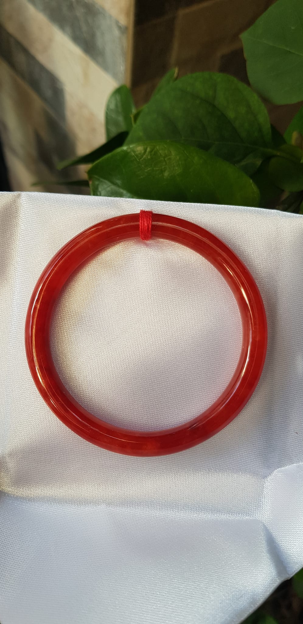Vòng Cẩm Thạch đỏ đẹp CN 54mm x chột 6,8mm màu đỏ tươi đều bóng đẹp chuẩn hợp nữ mạng hỏa mạng thổ 53kg- 60kg đeo đẹp tay may mắn tốt sức khỏe công việc rực rỡ tài lộc quà tặng ý nghĩa cho Mẹ, mình &amp; người thân ạ