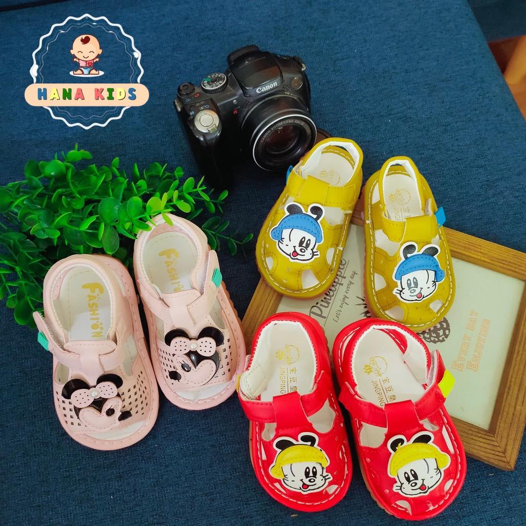 Giày tập đi bé trai bé gái có kèn kêu chíp chíp - Sandal trẻ em đế mềm chống trơn hình chuột Mickey dễ thương