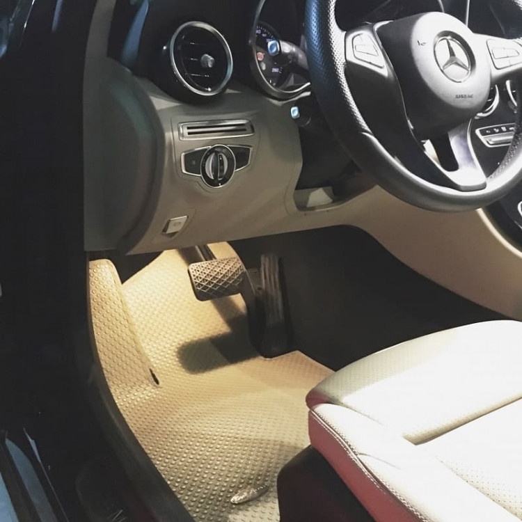 Thảm lót sàn ô tô Mercedes C Class W205 thương hiệu KATA chính hãng.