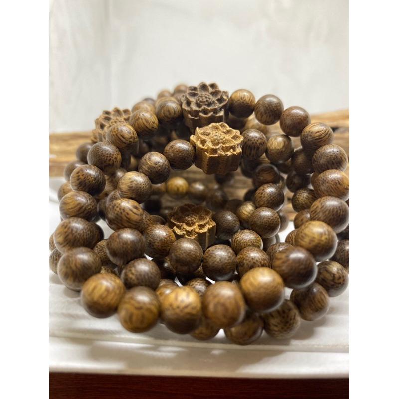 Vòng trầm hương mix charm hoa sen bằng Trầm
