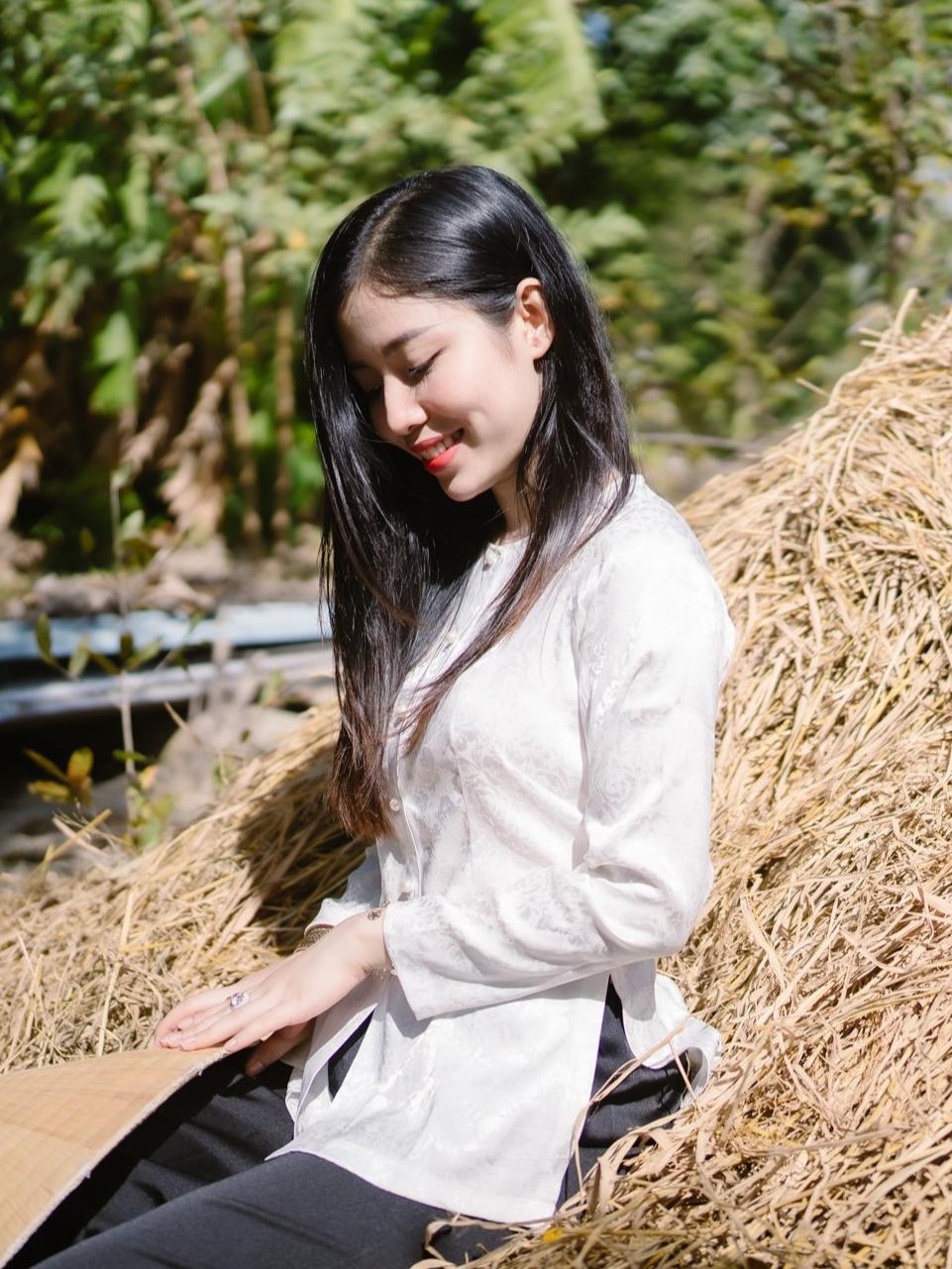 Bộ áo bà ba gấm Trắng/ Hồng lợt/ Xanh dương/ Hồng đào/ Xanh ngọc - Bà ba Bigsize- May sỉ Áo bà ba toàn quốc theo yêu cầu - 1bộ Trắng(1Áo+1Quần)