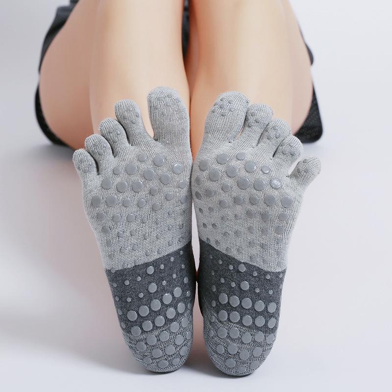 Năm Ngón Tay Vớ Tập Yoga Silicone Chống Trơn Trượt Cotton Pilates Tất Nữ Hở Lưng Thoáng Khí Tập Gym Tập Thể Dục Chạy Khiêu Vũ Vớ Thể Thao Color: Burgundy Size: EUR 34-39