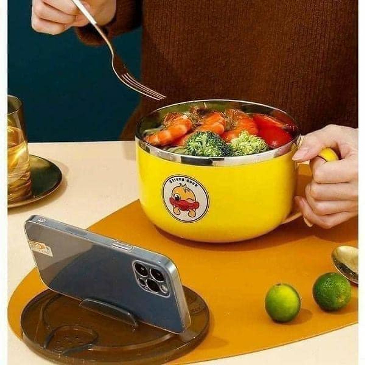 Ca ăn mì có nắp đậy vịt vàng 2 lớp 15cm có nắp đậy đa năng hỗ trợ giữ nhiệt tốt - Ca úp mì vịt vàng chất liệu inox có nắp kín giữ nhiệt lâu