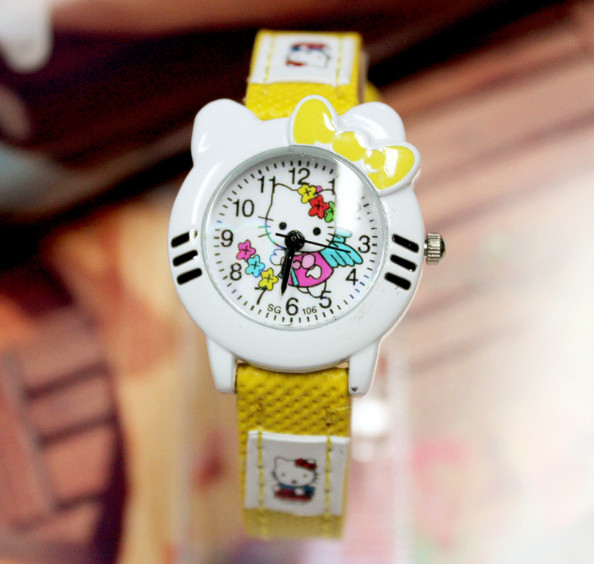 Đồng hồ hình hello kitty cho bé gái - kitty1vang