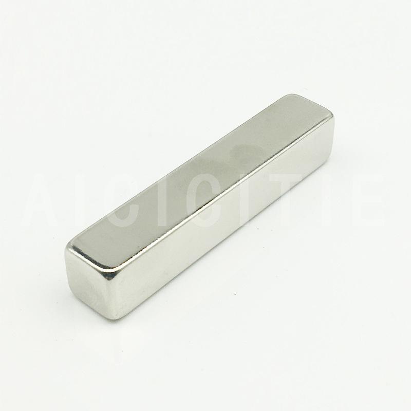 Nam châm đất hiếm kích thước 40x10x10mm - giá 1 viên
