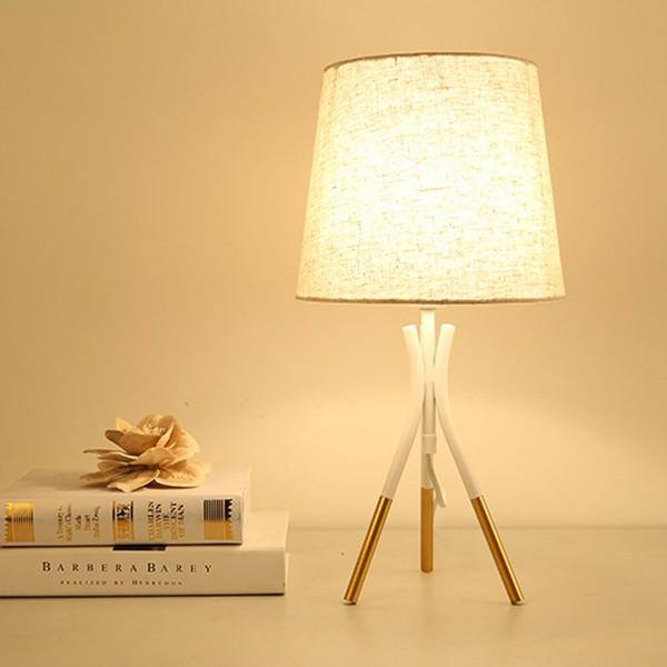 Đèn ngủ để bàn CAMILE 3 chân kèm bóng Led phong cách VINTAGE