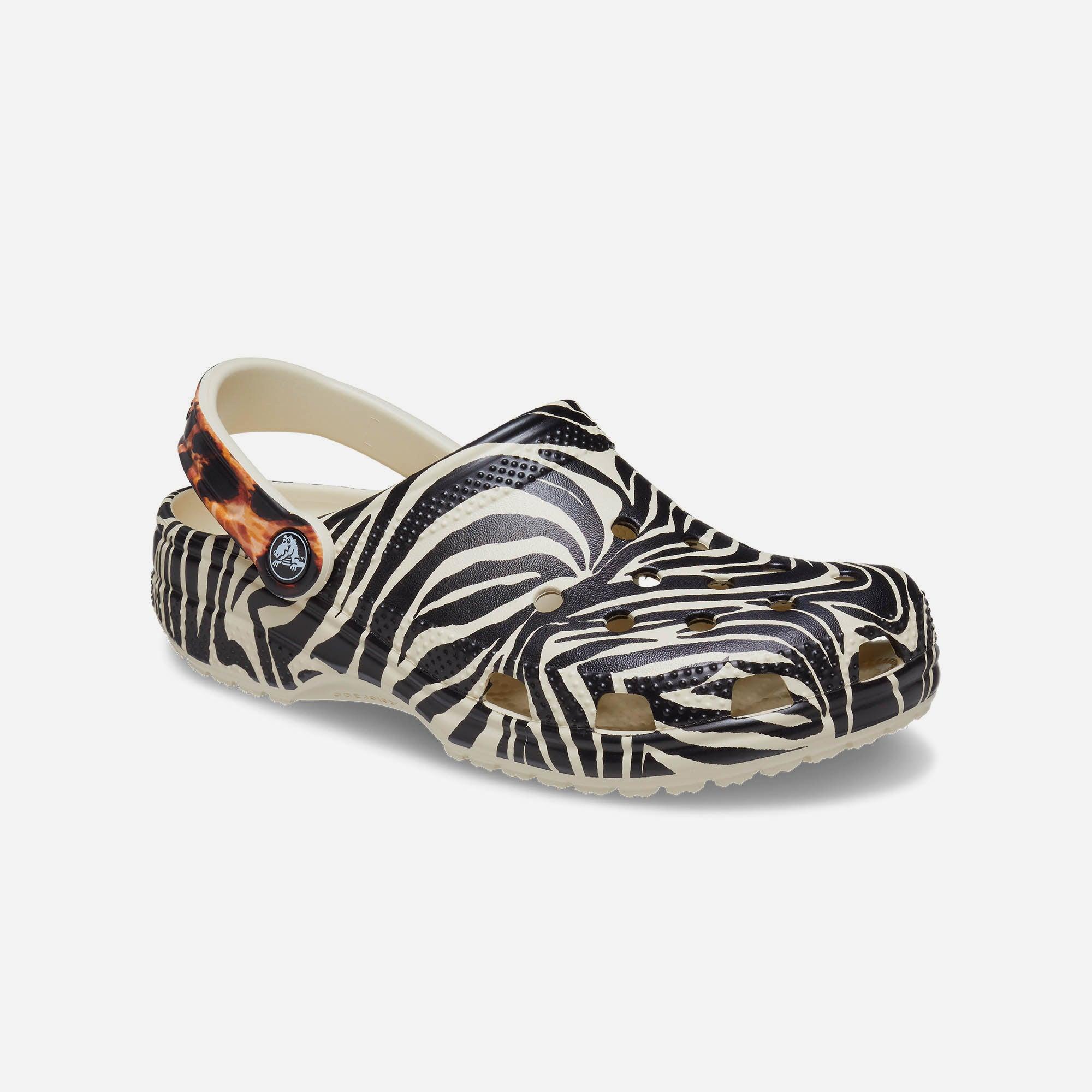 Giày nhựa unisex Crocs Classic Animal Remix - 207840-2Y9