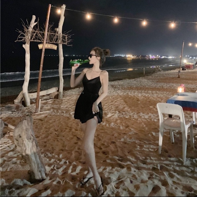 ĐẦM NỮ NGẮN XÒE ĐAN DÂY TRỐNG LƯNG QUYẾN RŨ