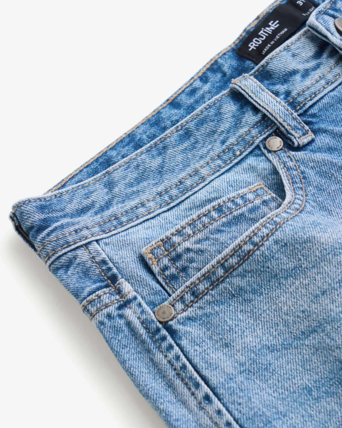 Quần jean nam RT form Straight màu Xanh wash sáng ( form suông) - ROUTINE 10F24DPA012 | ROUTINE CÀ MAU