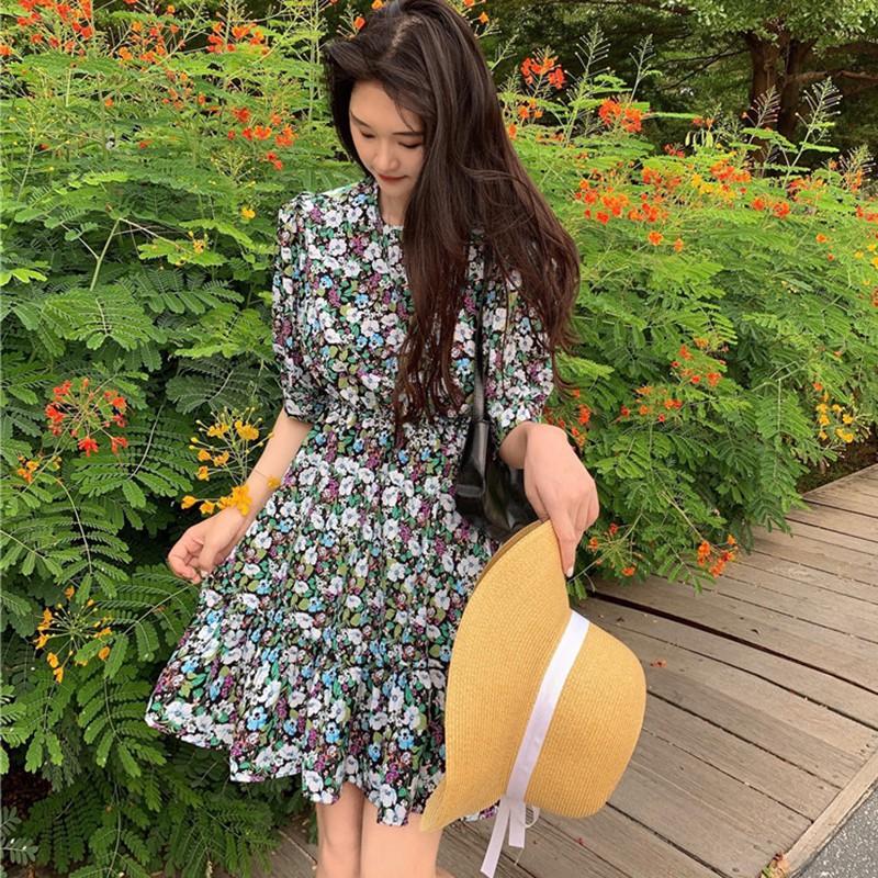Đầm Tay Ngắn Cổ Tròn Hoạ Tiết Hoa Thiết Kế Thanh Lịch